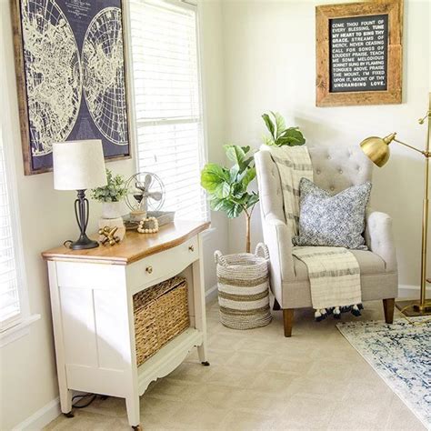 Super Cozy And Beautifully Styled Farmhouse Reading Nook Sitting Room
