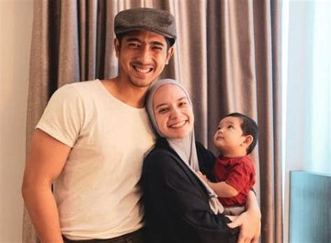 Namun akhirnya cinta mereka berdua berakhir dengan tragis dimana novita terpaksa memutuskan hubungan dengan mas pur karena tidak direstui oleh ibunya. Ternyata Istri Arya Saloka, Putri Anne 'Mantan Kekasih ...