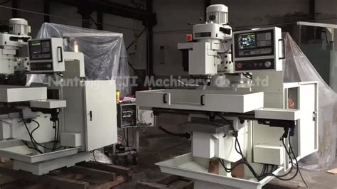 Cnc Vertical Turret Milling Machine Spanking Machine With Manually For