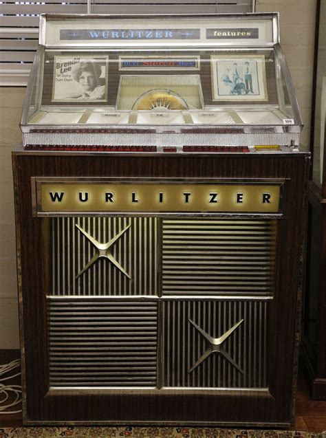A Wurlitzer Jukebox Model 2900 1965 Including Approx 350 7`` Records