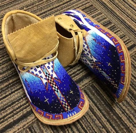 Pin By Mark Peters On Beadwork And Patterns Beaded Moccasins Native