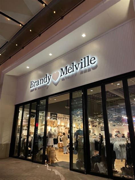 Brandy Melville Store Irvine Spectrum Center CA Cute Background For