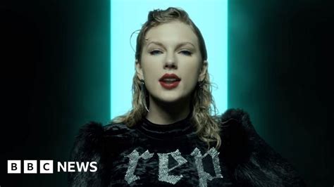 Taylor Swift Look What You Made Me Do Hits Number One Bbc News