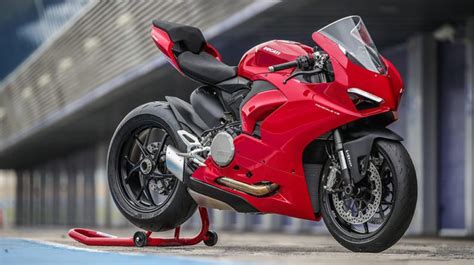 Ducati Opens Booking For The Panigale V2 First Bs Vi Motorcycle From