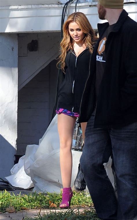 Miley On Set So Undercover Miley Cyrus Photo 17686107 Fanpop