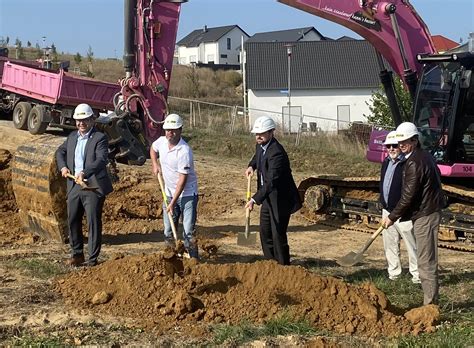 99 öffentlich geförderte wohnungen mit 5.621 m² wfl. Spatenstich der GEWO in Massenbachhausen für ein ...