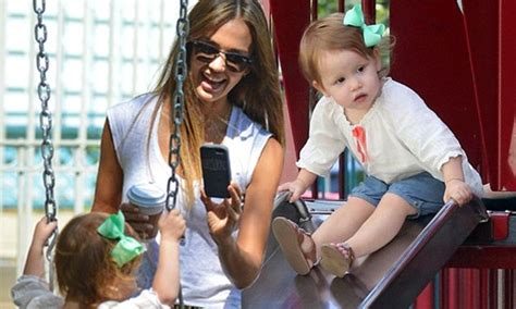 Jessica Alba Cant Stop Taking Pictures Of Her Sweet Daughter Haven
