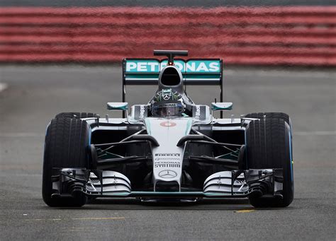 24 drivers & 12 teams race for the abb fia formula e championship. Reigning World Champion Mercedes AMG Reveals W06 Hybrid ...