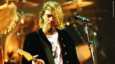 4.5 out of 5 stars. Subastarán guitarra que Kurt Cobain utilizó en "Unplugged ...
