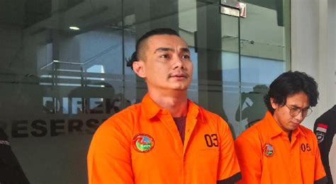 Pasalnya, pada selasa (9/4) ia ramai. Cara Agung Saga Beli Sabu: Ditempel di Tiang Listrik - Metro Tempo.co