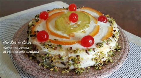 250 gr di ricotta, 3 tuorli, 100 gr di zucchero semolato, scaglie preparazione crema alla ricotta : Torta con crema di ricotta alla siciliana | Torte, Idee ...