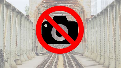 Hanois Long Bien Bridge Is A New Dangerous Hotspot For Selfie Takers