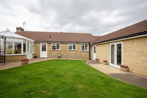 4 Bedroom Detached Bungalow For Sale In The Cleve Yeovil Somerset