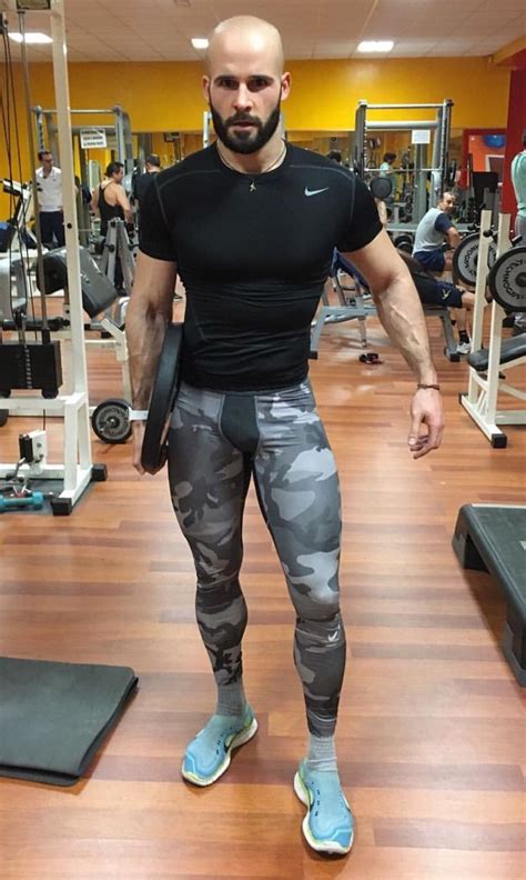 the best collection of confident masculine men in spandex and lycra training gear this tumblr