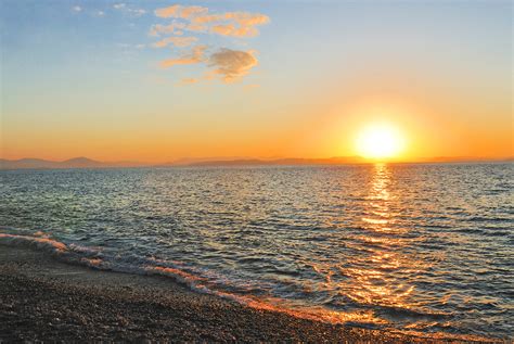 New LED Light Bulb Mimics Sunset to Improve Sleep | Pegasus Lighting Blog