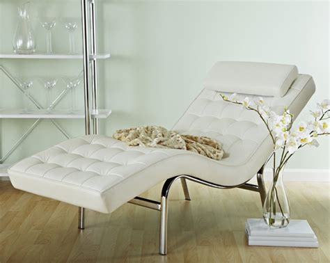 Read your book, sip your lemonade. 20 Classy Chaise Lounge Chairs For Your Bedrooms | Home ...