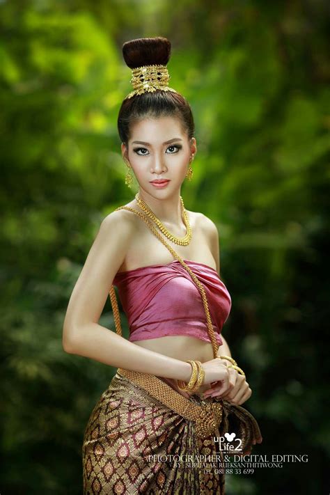 ปักพินโดย Wonderful Amazing Photos ใน ชุดไทยสมัยโบราณ៚ นางแบบ ผู้หญิง สาวสวย