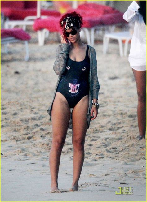 Rihanna Christmas In Barbados Photo 2506461 Rihanna Photos Just Jared Celebrity News And