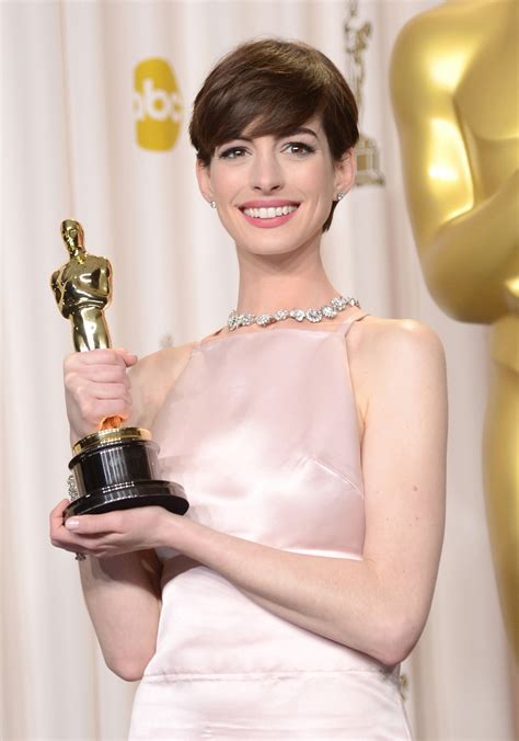 Actress Anne Hathaway Winner Of The Best Supporting Actress Award