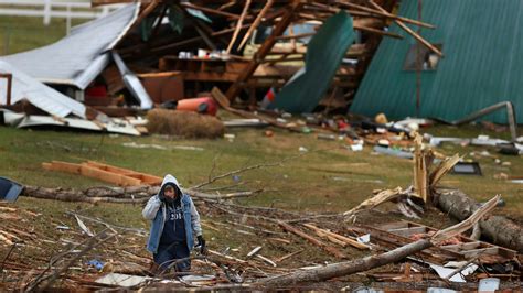 Us Tornadoes At Least 70 People Killed In One Of Largest Tornado