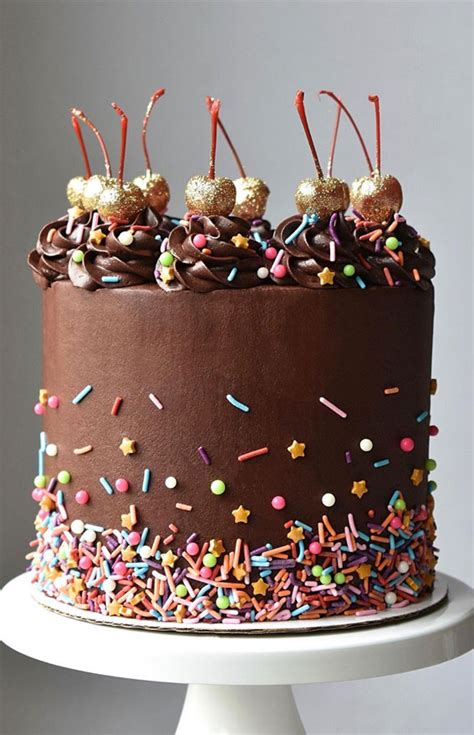 You can also do smaller/larger cakes or even 24 cupcakes (the same delicious cupcakes you find in our cabinet everyday!). The Prettiest Cake Designs To Swoon Over