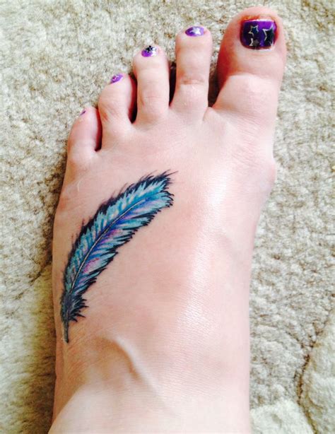 12 Feather Tattoo Designs You Wont Miss Pretty Designs