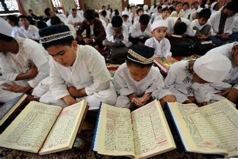 Kultum Ramadhan Perihal Keutamaan Berguru Dan Mengajarkan Alquran