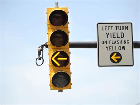 Ladot Tries Out New Traffic Calming Signal The Flashing Yellow Los