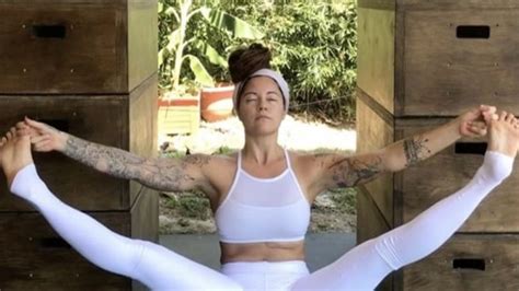 This Yogi Filmed Herself Bleeding Through Her Leggings To Prove An Important Point About Periods