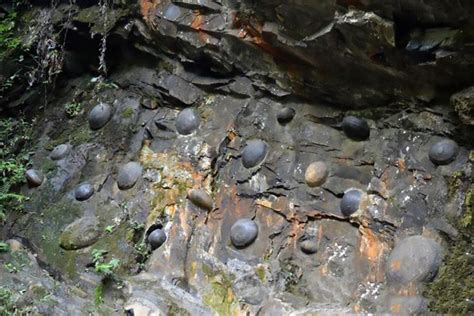 Chinese Cliff Lays Egg Shaped Stones In Every 30 Years