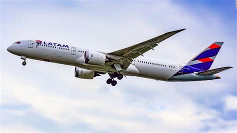 Latam Airlines Respetará Los Beneficios De Los Pasajeros Tras