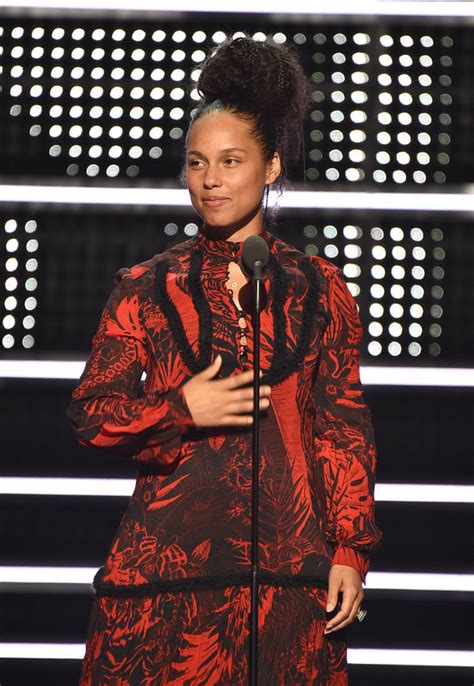 Alicia Keys Without Make Up At The 2016 Mtv Vmaslainey Gossip Lifestyle