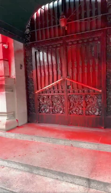 Russian Consulate In Nyc Vandalized In Red Paint Ustimetoday