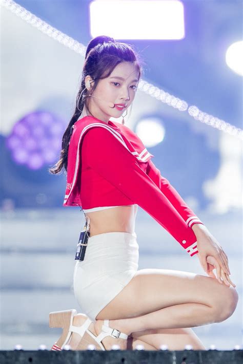10 times red velvet s joy showed off her amazingly toned abs in a crop top k luv