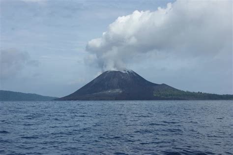 Anak Krakatoa Picture Of Krakatau Volcano Krakatoa Java Tripadvisor