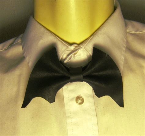 Vampire Bat Bow Tie All Leather