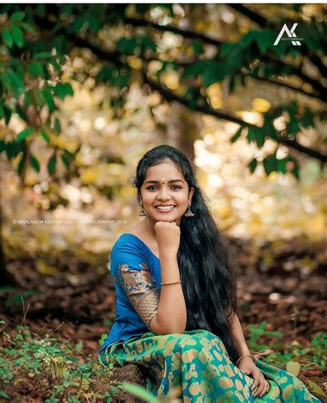 Pretty Kerala Teenager Beautiful Girl Photo Girl Photography Poses Beautiful Girl Indian