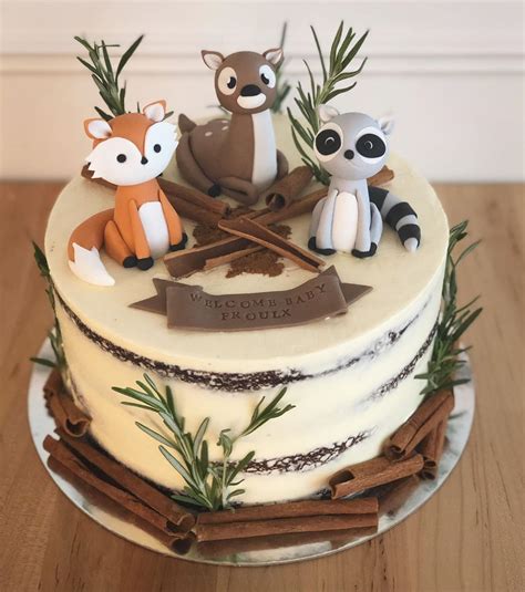 √ Woodland Theme Cake