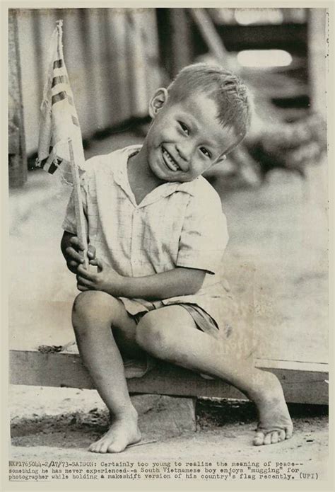 Hình ảnh cậu bé được chụp vào khoảng năm 1966 tại Sài Gòn xưa Ảnh cậu