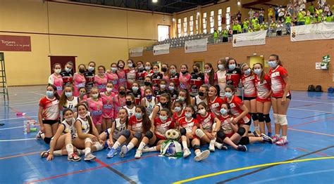 El Equipo Infantil Femenino De Voleibol De Tomares De Nuevo CampeÓn De