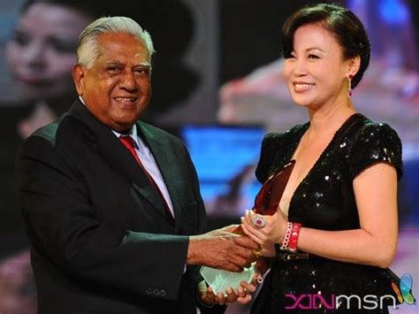 Described as a man for all. S R Nathan attended Star Awards 2011 | OnlyWilliam