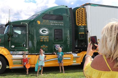 Ec Big Rig Truck Show Brings Families To Show In Chippewa Falls Front