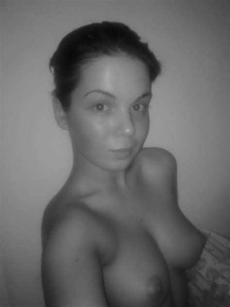 Beautiful Brunette Nude Amateur