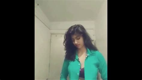 indian girl showing her boobs youtube