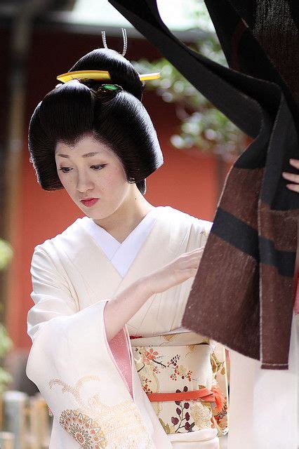 Geisha Kotoha El Final De Una Etapa Como Geisha Geisha Kimono