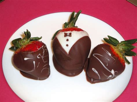 Enjoy These Chocolate Covered Strawberries To Make The Tuxedo