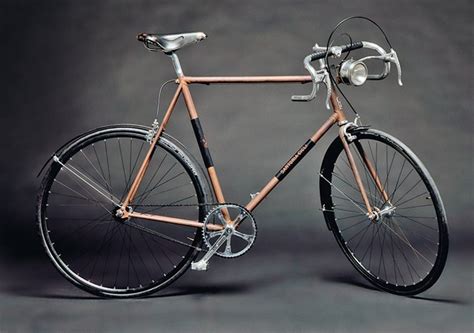 Sartorial means relating to clothes and to the way they are made or worn. The new credo is Sartorial bicycle - Vogue.it