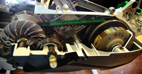 Salah cara bisa sebabkan drat busi rusak dan tidak bisa digunakan. CARA GANTI V-BELT HONDA VARIO 125 DENGAN MUDAH | Bengkel ...