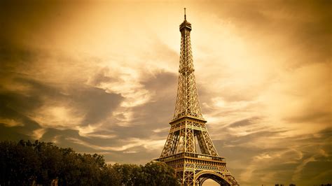Eiffel Tower With Background Of Clouds Hd Travel Wallpapers Hd