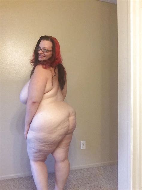 Curvy Nude Bbw Woman